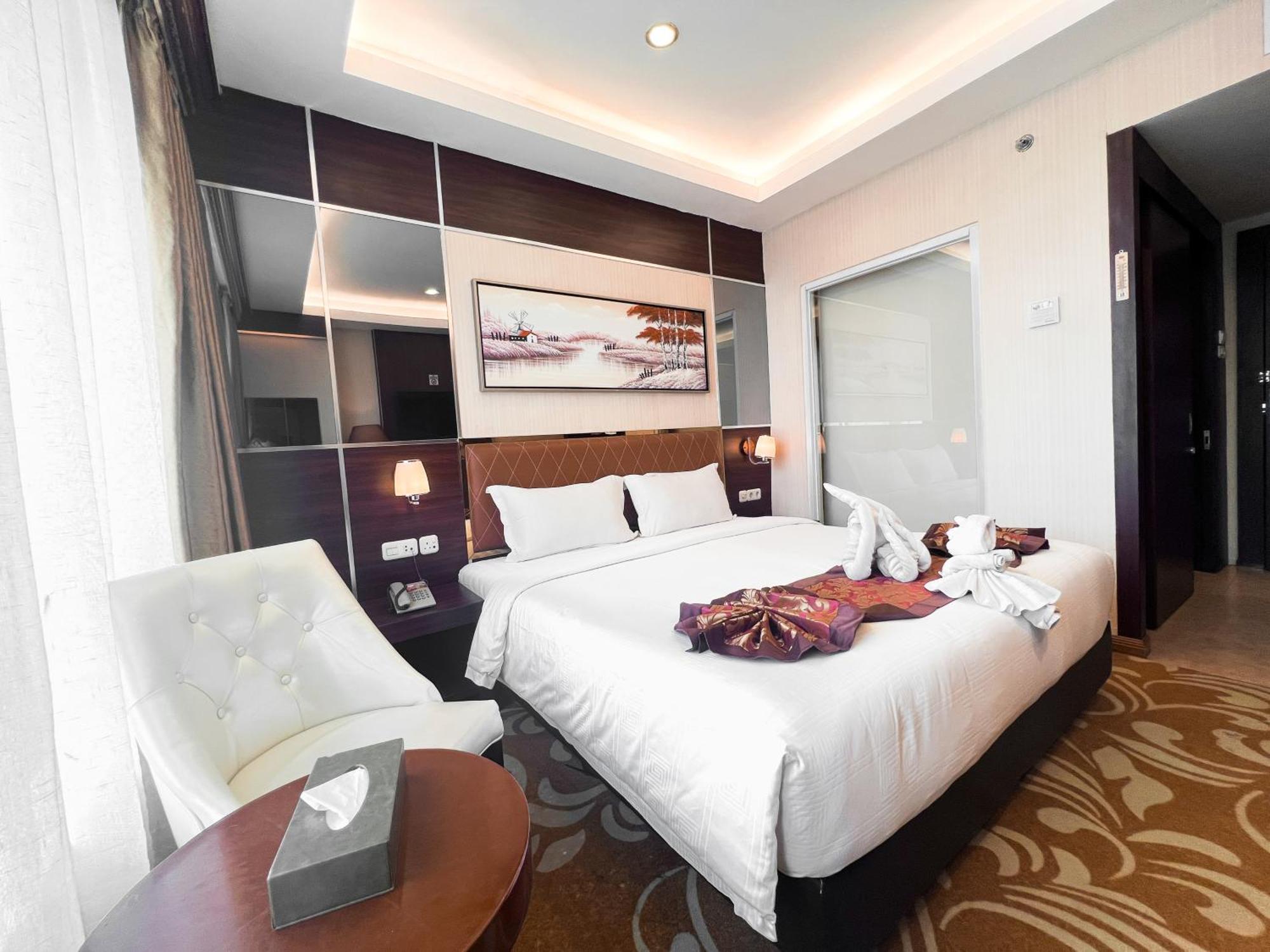 Batam City Hotel Нагоя Экстерьер фото