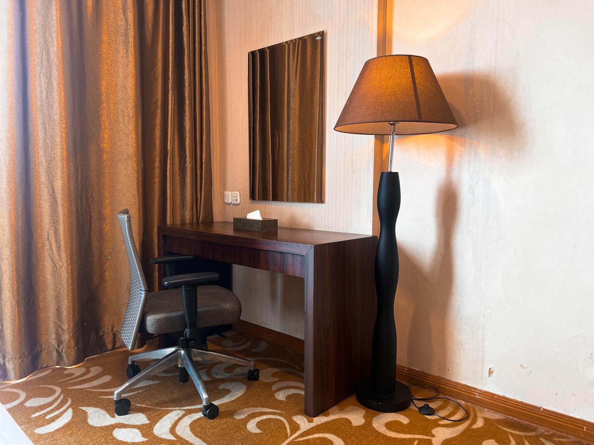 Batam City Hotel Нагоя Экстерьер фото