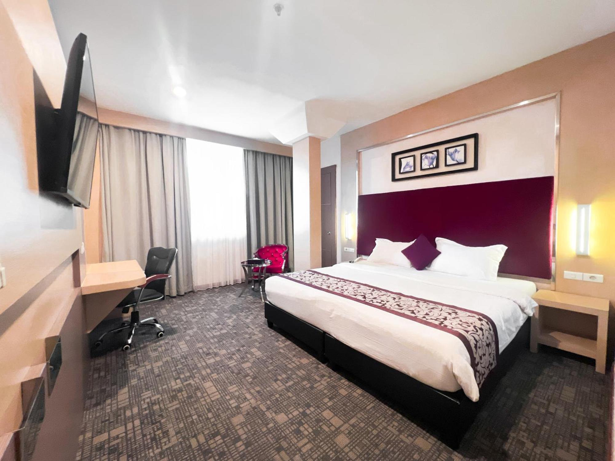 Batam City Hotel Нагоя Экстерьер фото